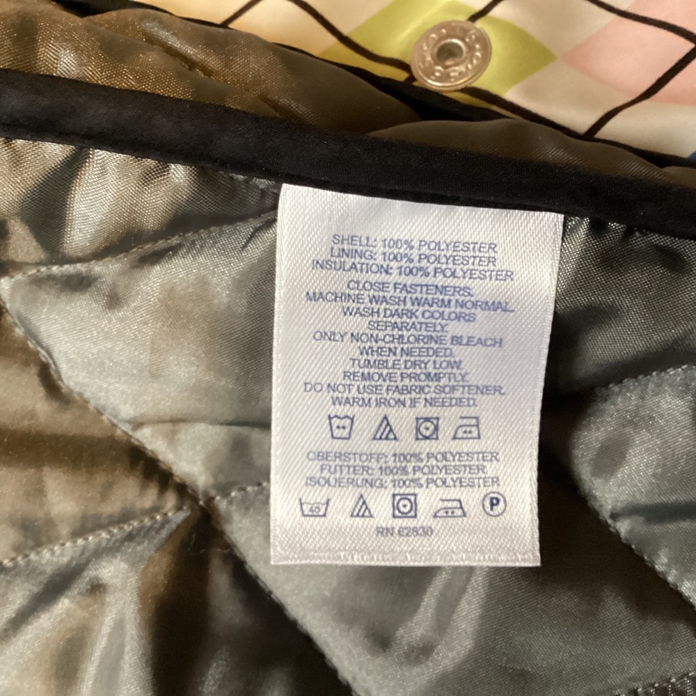 Land’s End Quilted Black Vest - Picture 7 of 7